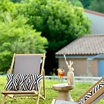 Le Refuge Des Sources 호텔 3*