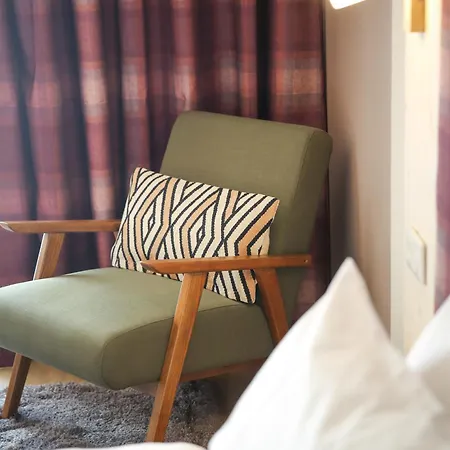 Отель Le Refuge Des Sources 3*